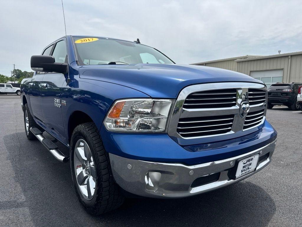 RAM 1500 Big Horn 4x4 Crew Cab 5'7" Box 2017