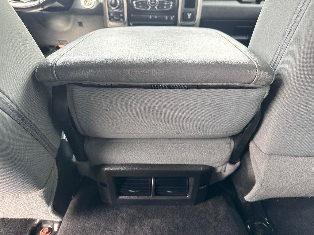 RAM 1500 Big Horn 4x4 Crew Cab 5'7" Box 2017