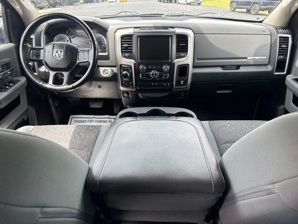 RAM 1500 Big Horn 4x4 Crew Cab 5'7" Box 2017