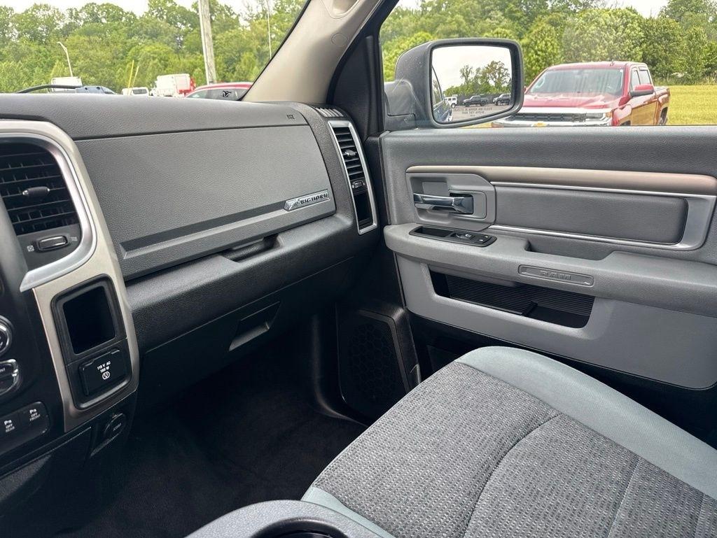 RAM 1500 Big Horn 4x4 Crew Cab 5'7" Box 2017