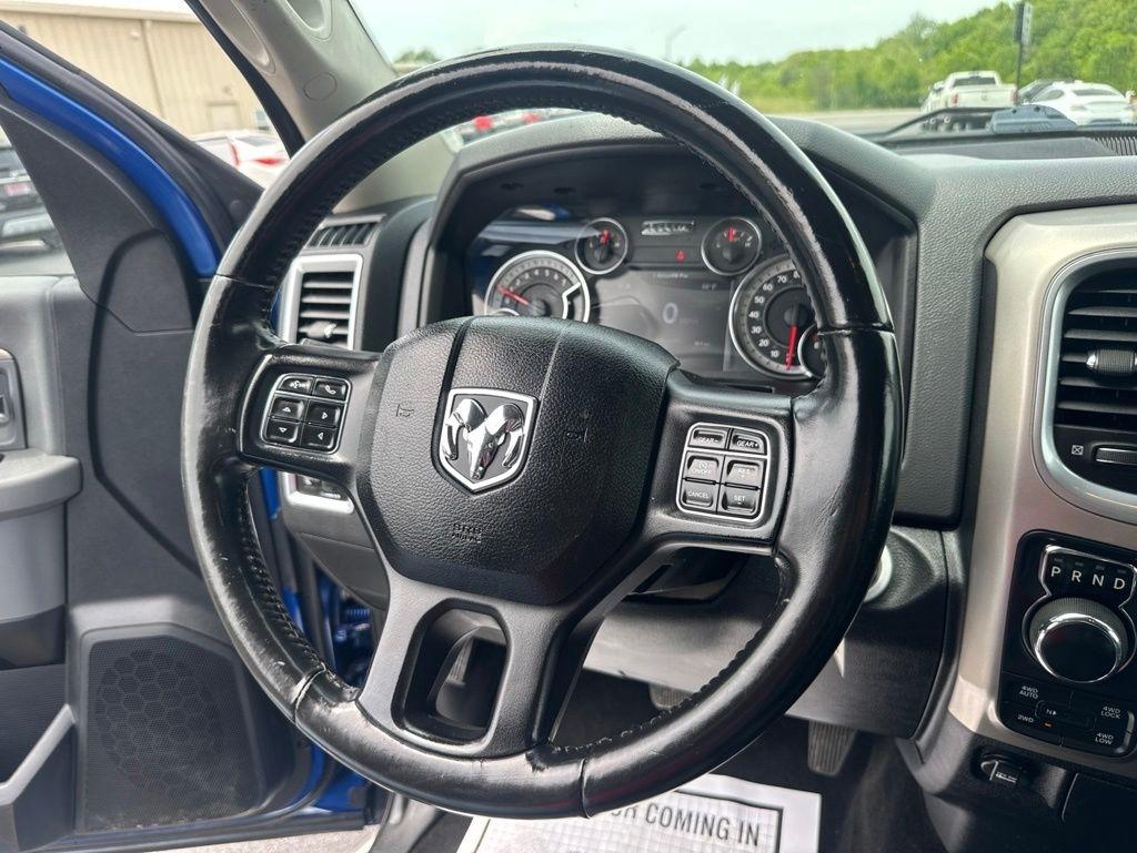 RAM 1500 Big Horn 4x4 Crew Cab 5'7" Box 2017