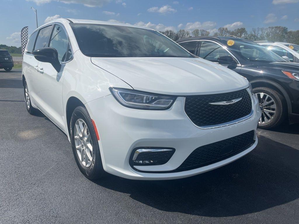 Chrysler Pacifica Select FWD 2025