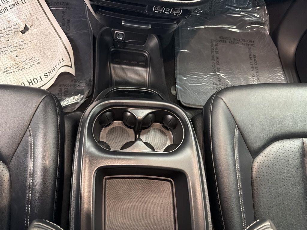 Chrysler Pacifica Select FWD 2025