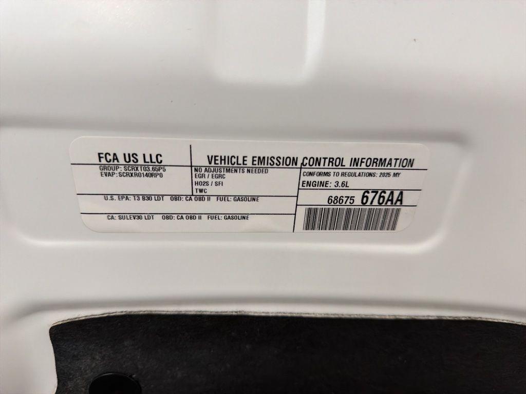 Chrysler Pacifica Select FWD 2025