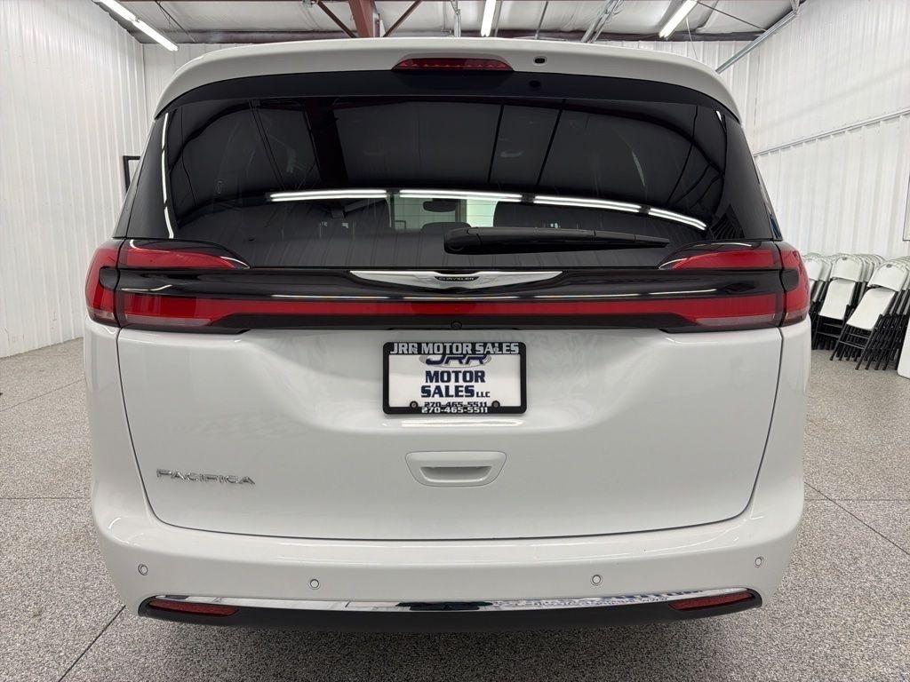 Chrysler Pacifica Select FWD 2025