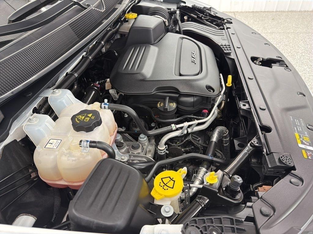 Chrysler Pacifica Select FWD 2025