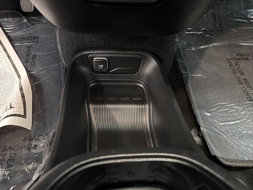 Chrysler Pacifica Select FWD 2025