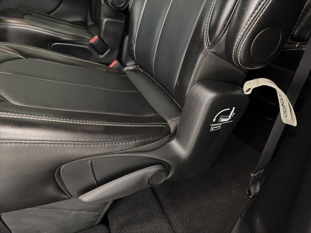 Chrysler Pacifica Select FWD 2025
