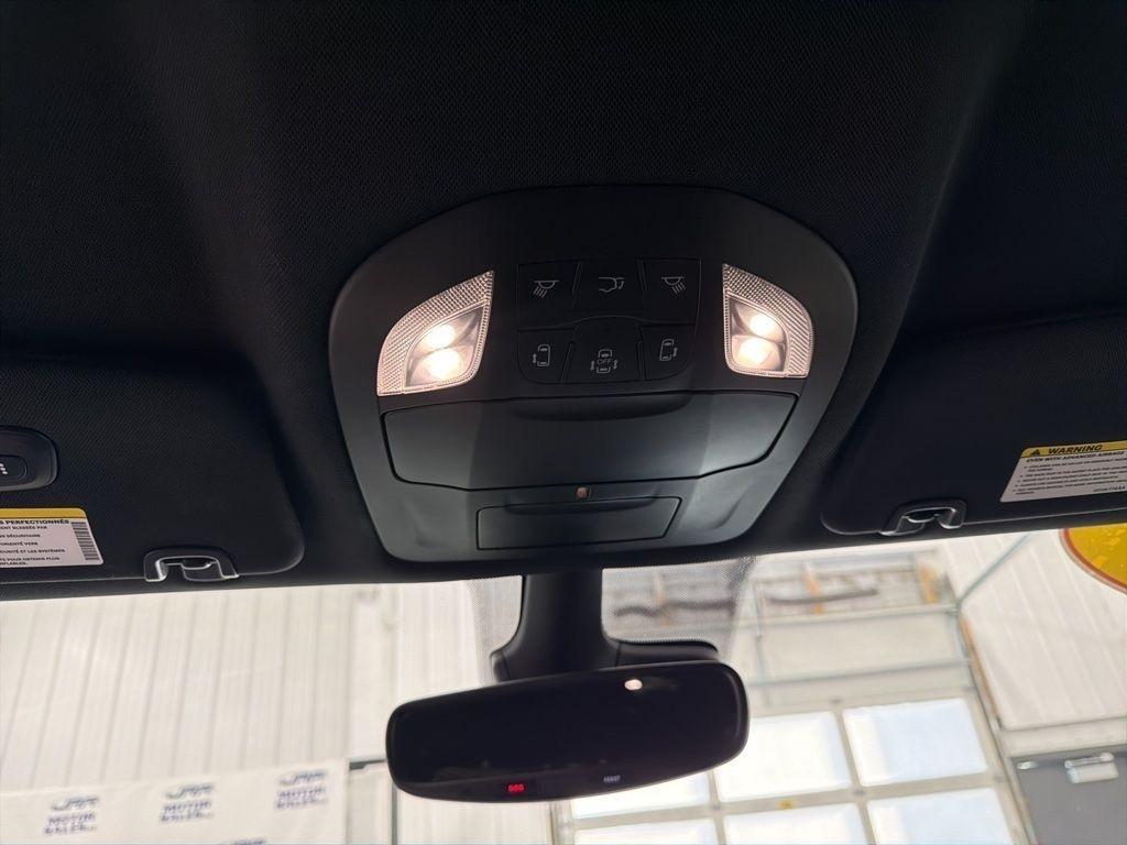 Chrysler Pacifica Select FWD 2025
