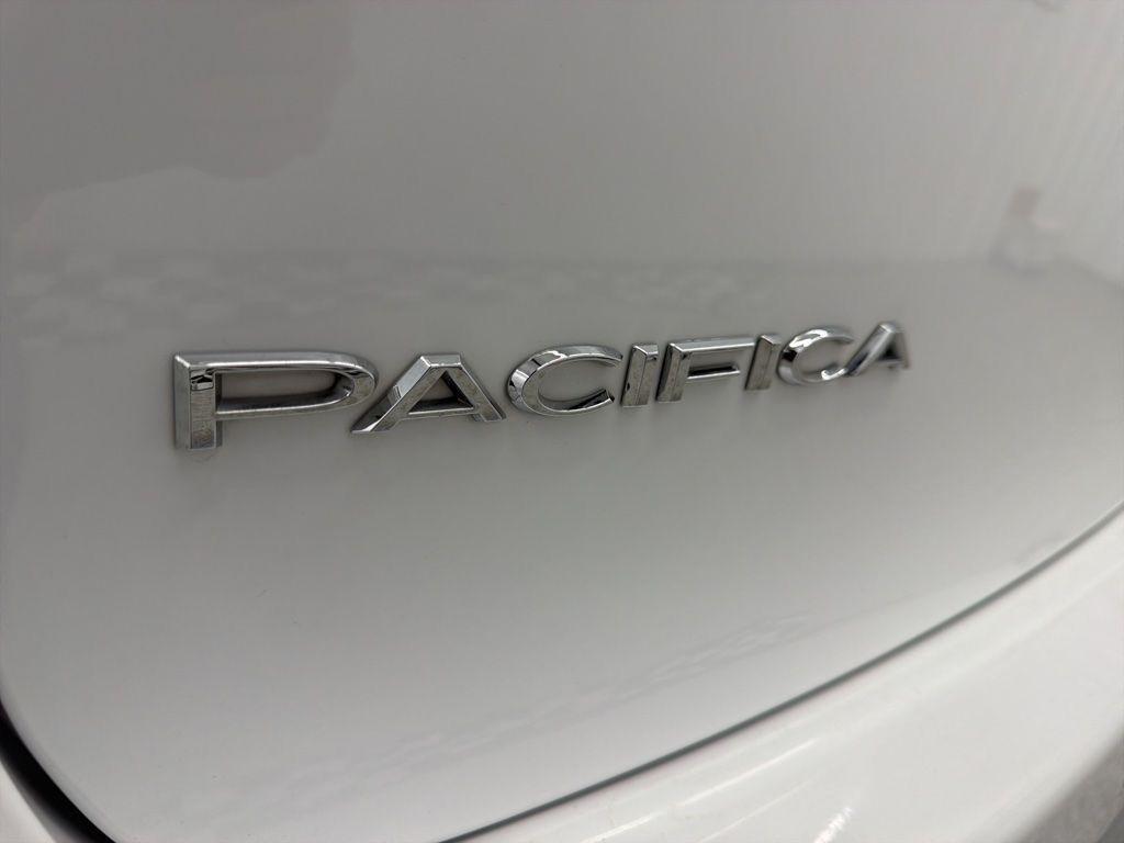 Chrysler Pacifica Select FWD 2025