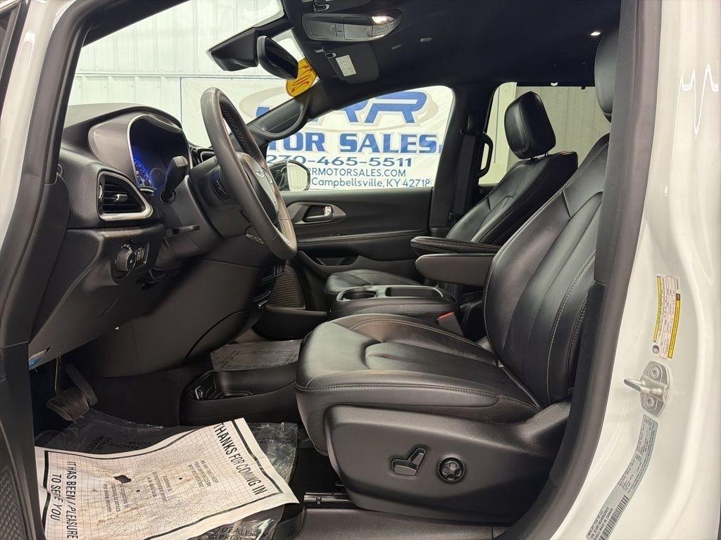 Chrysler Pacifica Select FWD 2025