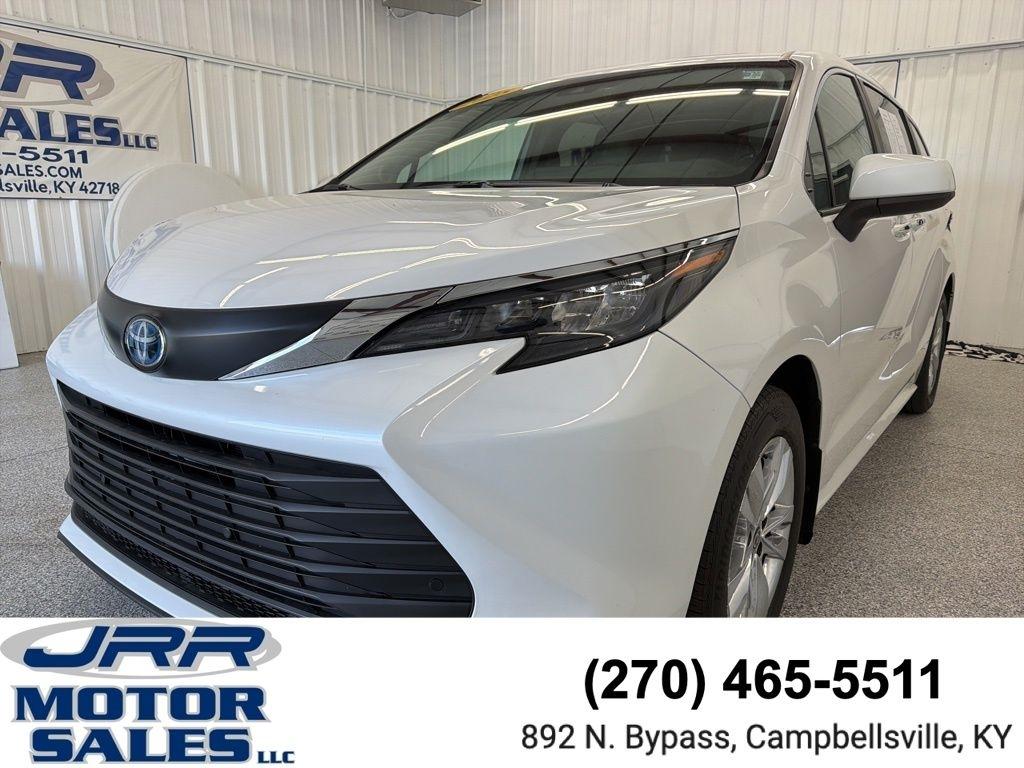 2025 Toyota Sienna XLE AWD 7-Passenger (Natl)