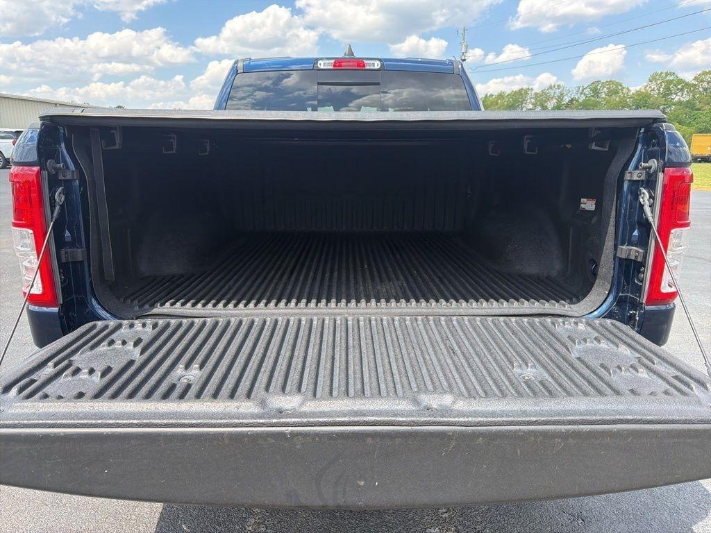 RAM 1500 Big Horn 4x4 Crew Cab 5'7" Box 2020