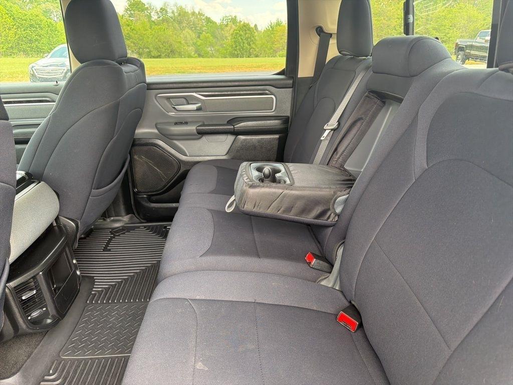 RAM 1500 Big Horn 4x4 Crew Cab 5'7" Box 2020