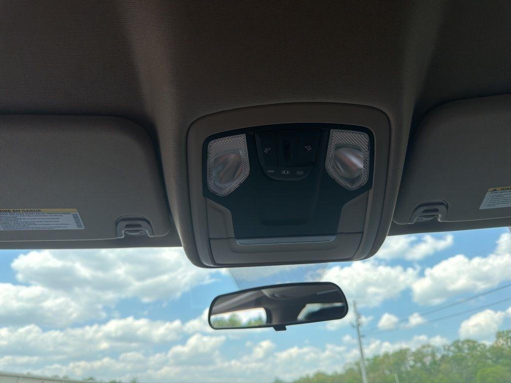 RAM 1500 Big Horn 4x4 Crew Cab 5'7" Box 2020