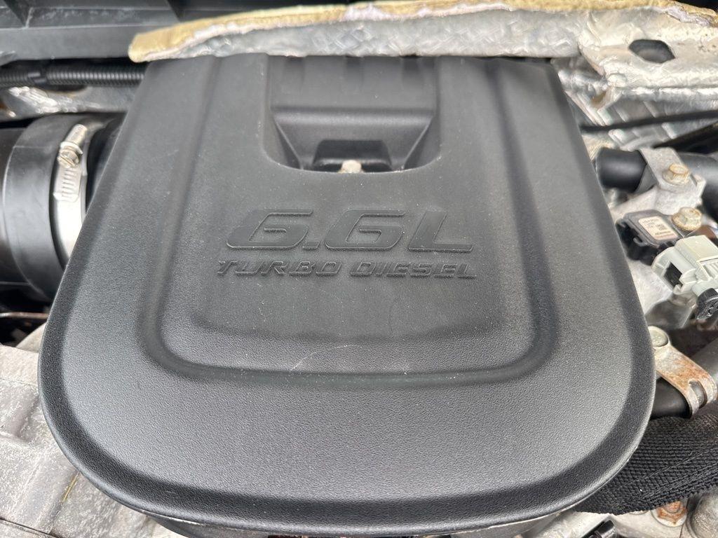 GMC Sierra 2500HD available WiFi 4WD Crew Cab 153.7" Denali 2015