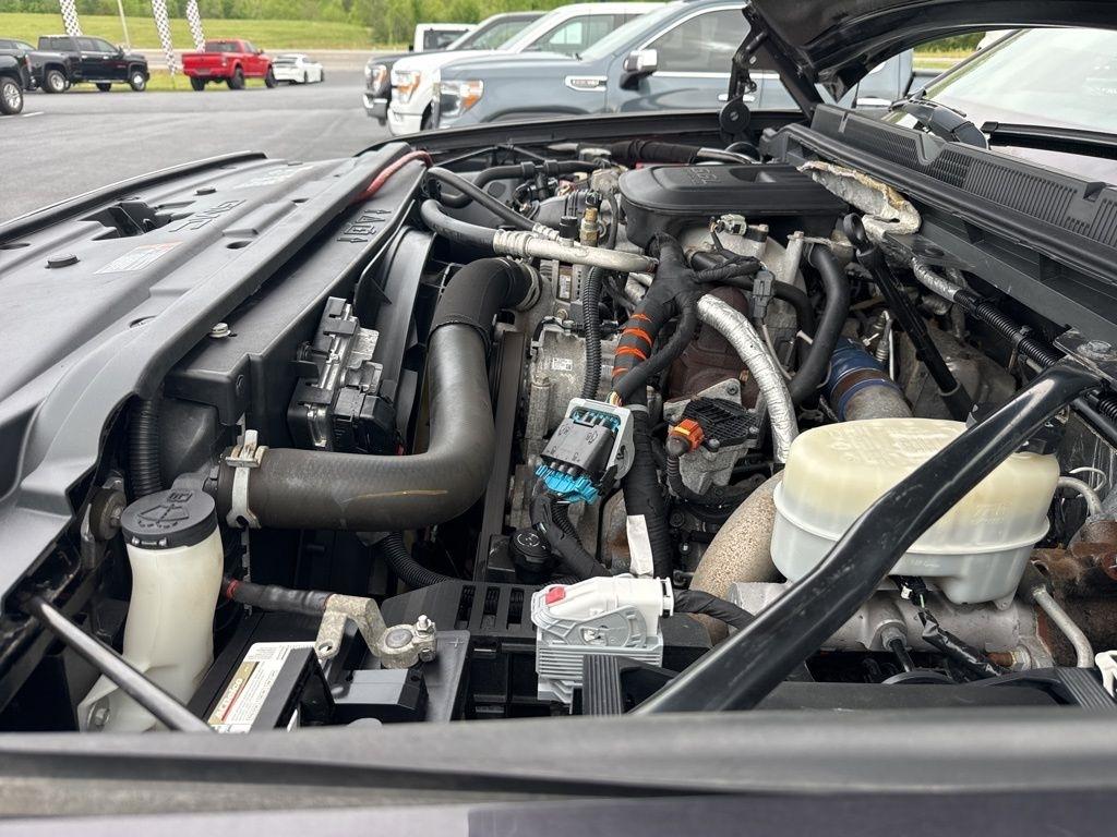 GMC Sierra 2500HD available WiFi 4WD Crew Cab 153.7" Denali 2015