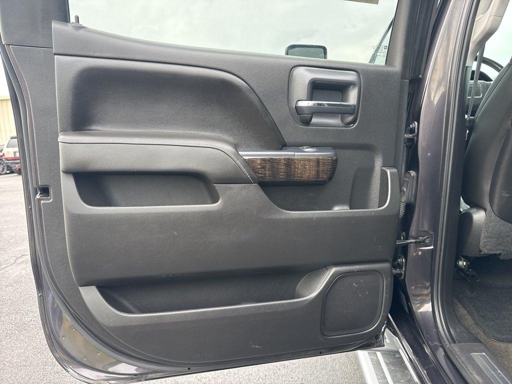 GMC Sierra 2500HD available WiFi 4WD Crew Cab 153.7" Denali 2015