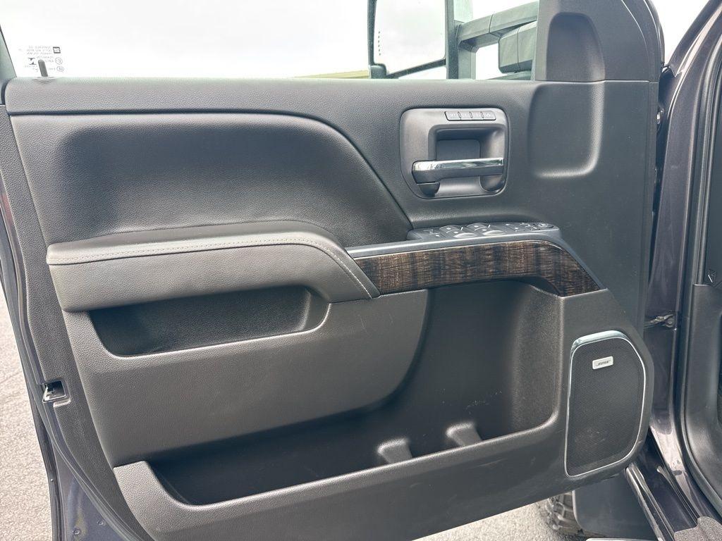 GMC Sierra 2500HD available WiFi 4WD Crew Cab 153.7" Denali 2015