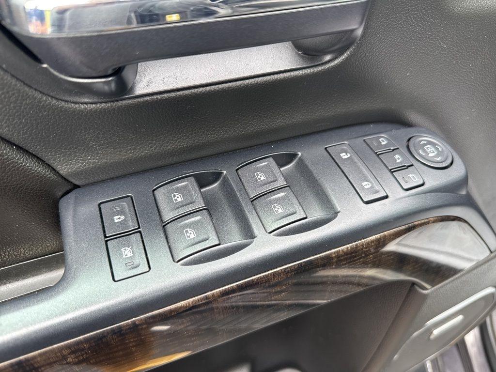 GMC Sierra 2500HD available WiFi 4WD Crew Cab 153.7" Denali 2015