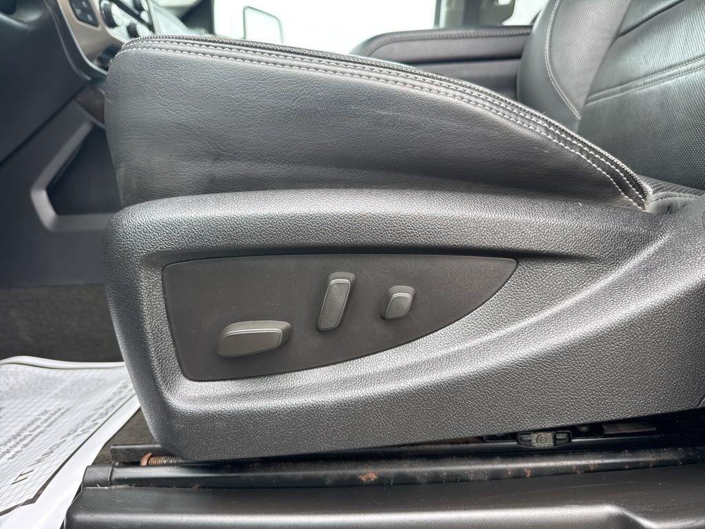 GMC Sierra 2500HD available WiFi 4WD Crew Cab 153.7" Denali 2015