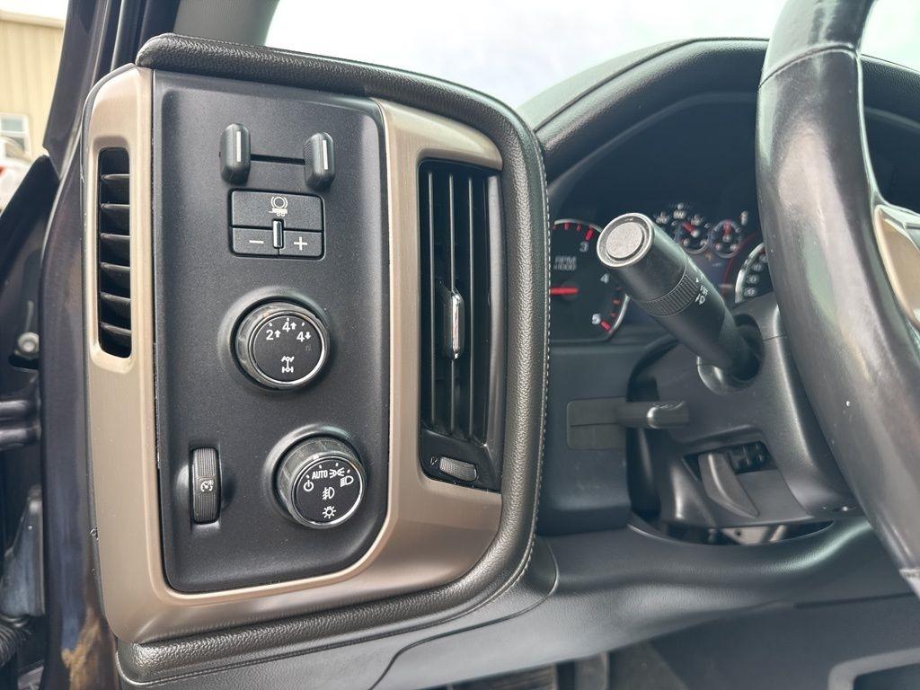 GMC Sierra 2500HD available WiFi 4WD Crew Cab 153.7" Denali 2015