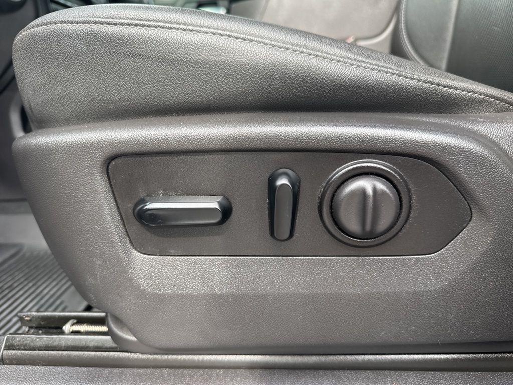 GMC Sierra 1500 4WD Crew Cab 147" SLT 2021