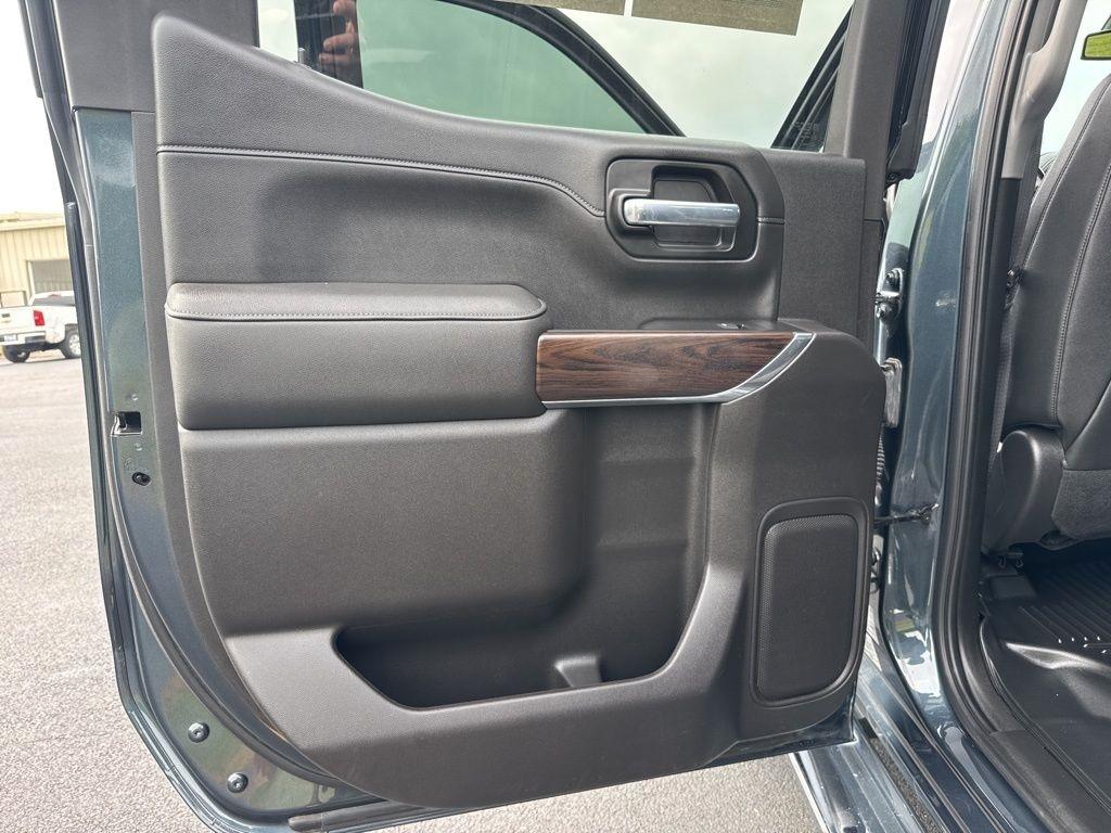 GMC Sierra 1500 4WD Crew Cab 147" SLT 2021