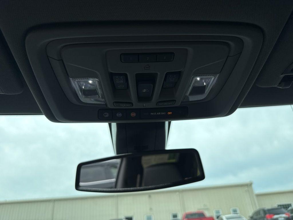 GMC Sierra 1500 4WD Crew Cab 147" SLT 2021