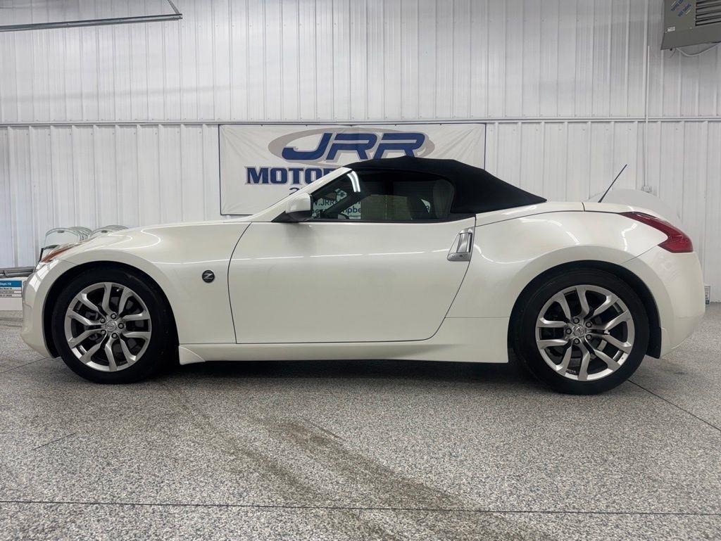 Nissan 370Z 2dr Roadster Auto Touring 2012