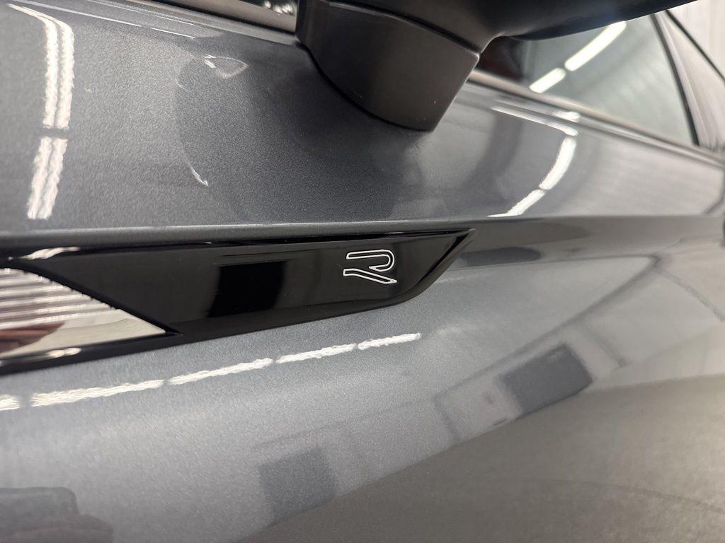 Volkswagen Tiguan 2.0T SE R-Line Black 4MOTION 2022