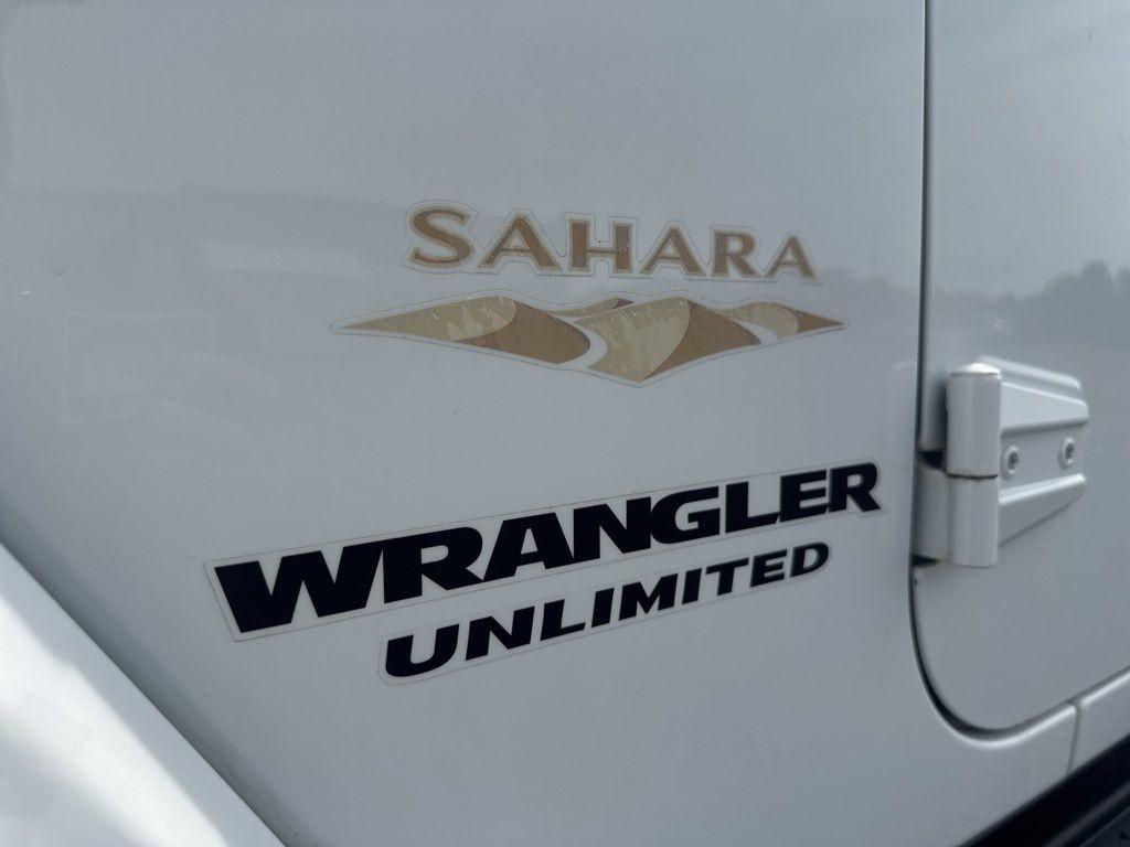 Jeep Wrangler Unlimited 4WD 4dr Sahara 2014