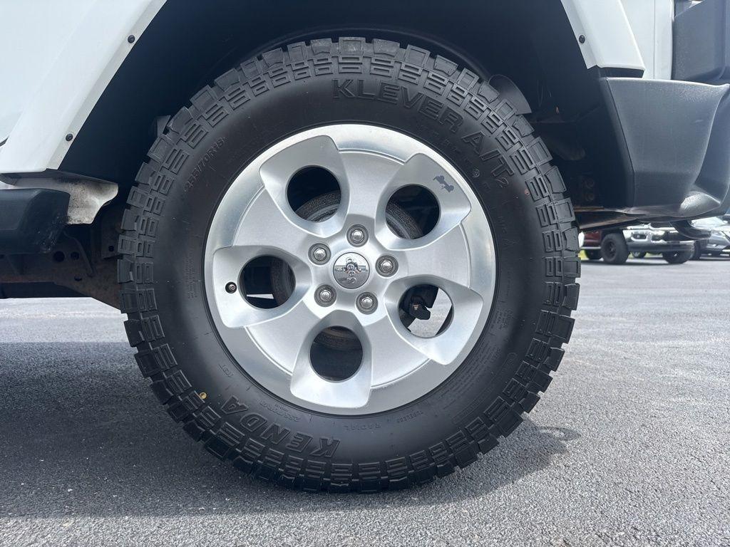 Jeep Wrangler Unlimited 4WD 4dr Sahara 2014
