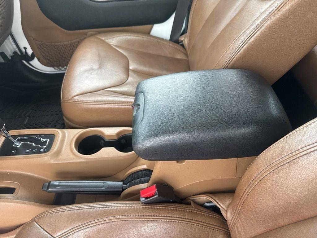 Jeep Wrangler Unlimited 4WD 4dr Sahara 2014