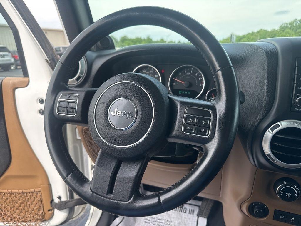 Jeep Wrangler Unlimited 4WD 4dr Sahara 2014
