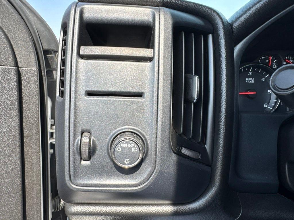 Chevrolet Silverado 1500 4WD Double Cab 143.5" Custom 2018