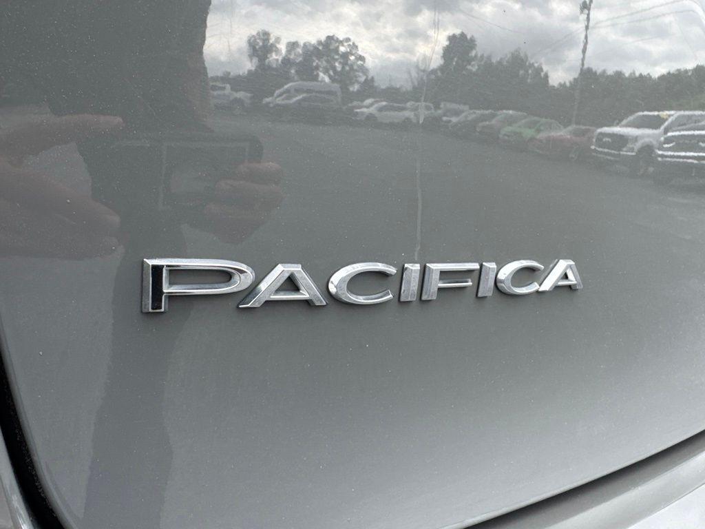 Chrysler Pacifica Touring L FWD 2022