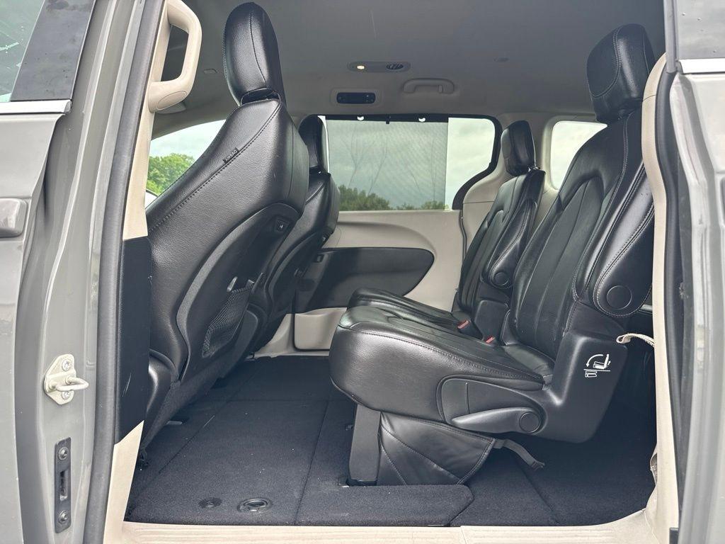 Chrysler Pacifica Touring L FWD 2022