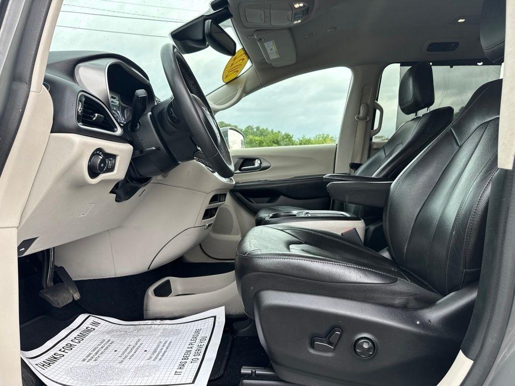 Chrysler Pacifica Touring L FWD 2022