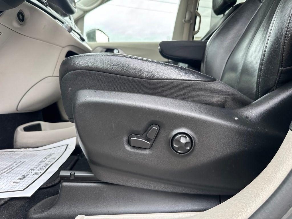 Chrysler Pacifica Touring L FWD 2022