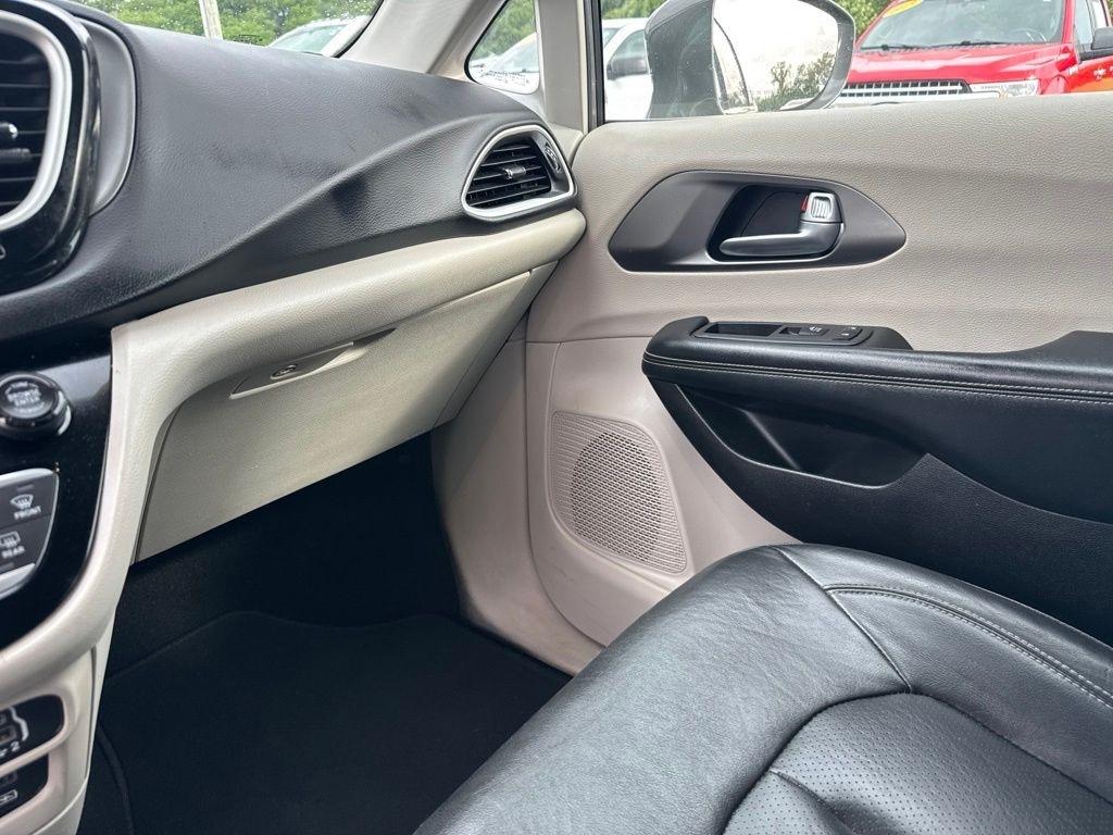 Chrysler Pacifica Touring L FWD 2022