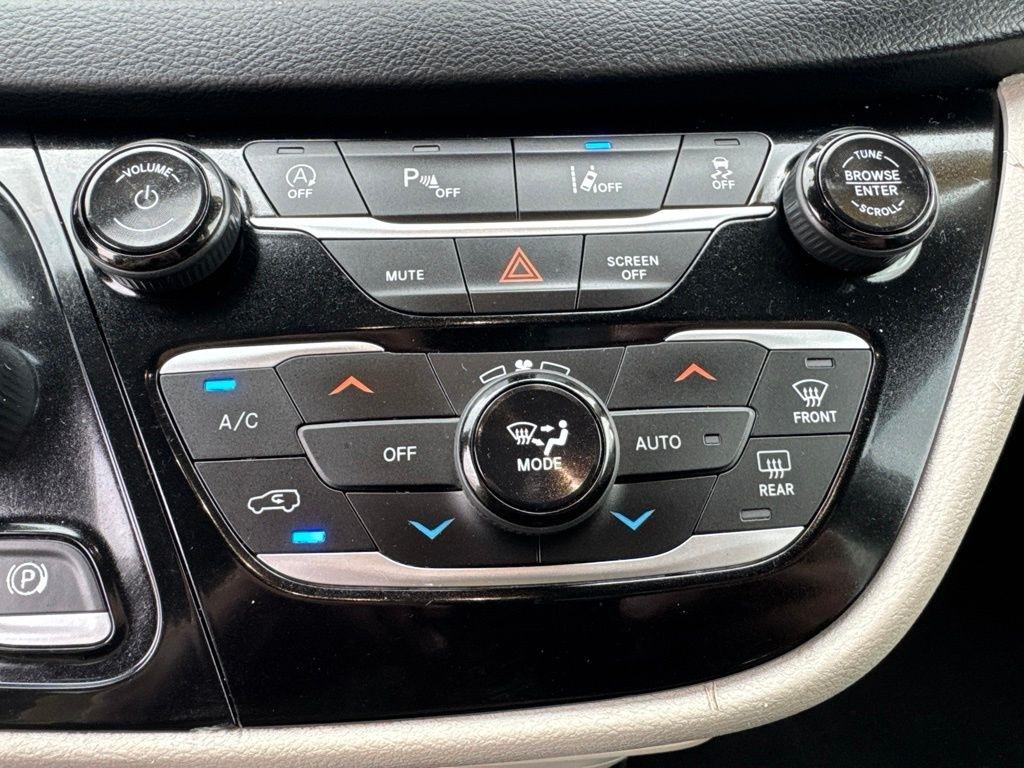 Chrysler Pacifica Touring L FWD 2022