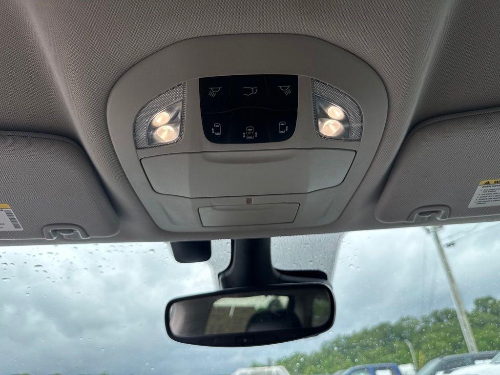Chrysler Pacifica Touring L FWD 2022