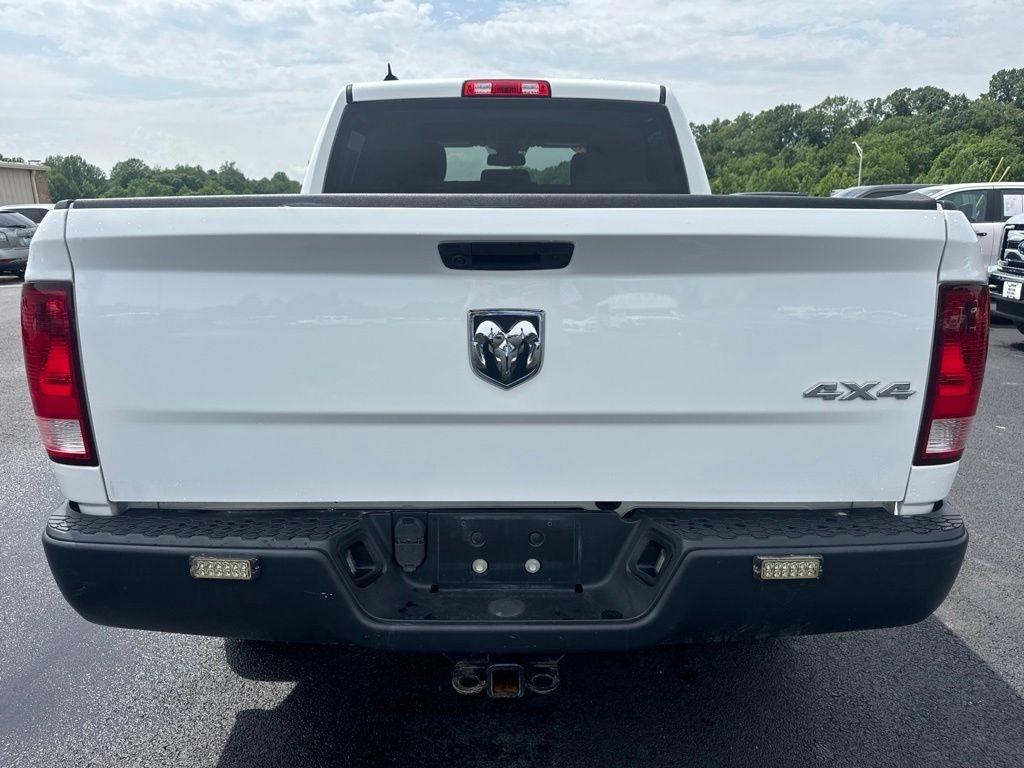 RAM 1500 Classic Tradesman 4x4 Crew Cab 5'7" Box 2020