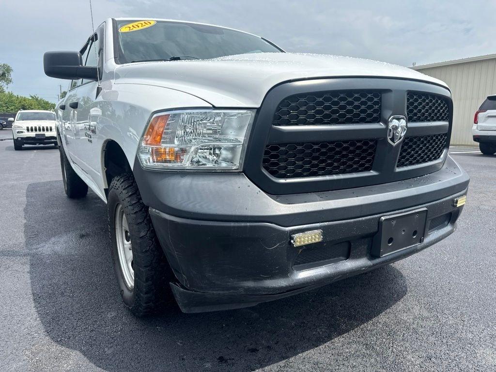 RAM 1500 Classic Tradesman 4x4 Crew Cab 5'7" Box 2020