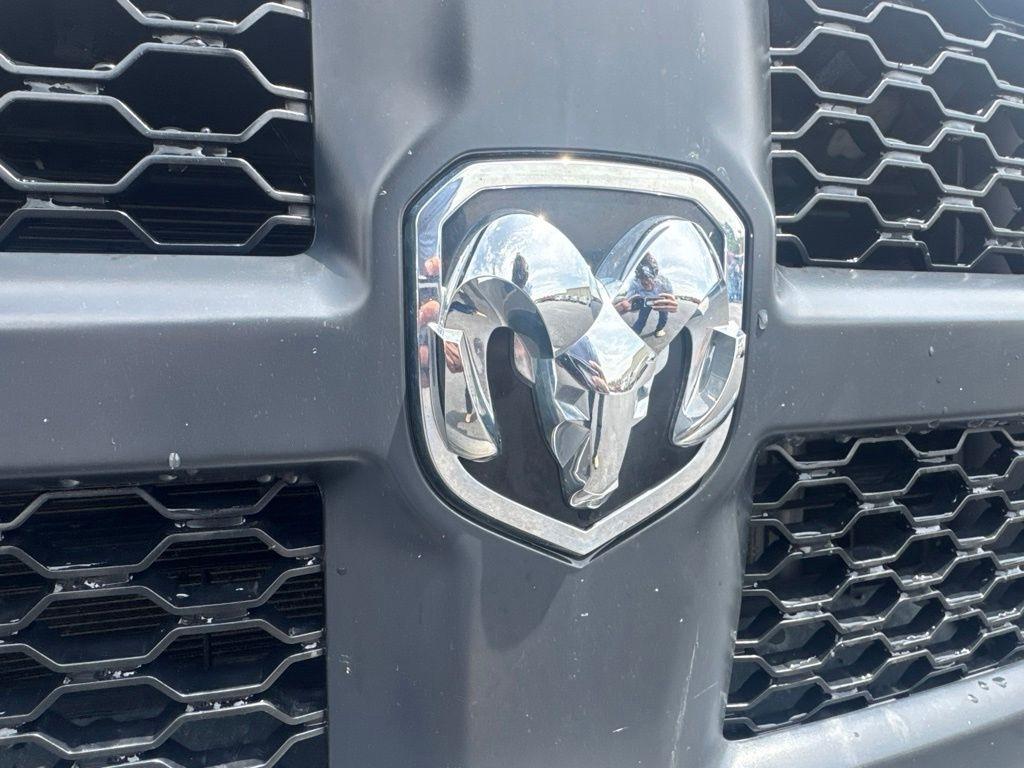 RAM 1500 Classic Tradesman 4x4 Crew Cab 5'7" Box 2020