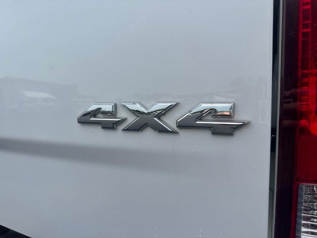 RAM 1500 Classic Tradesman 4x4 Crew Cab 5'7" Box 2020