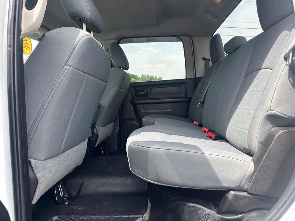 RAM 1500 Classic Tradesman 4x4 Crew Cab 5'7" Box 2020
