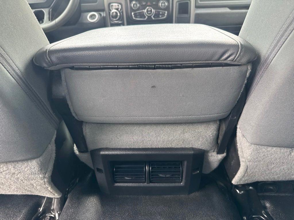 RAM 1500 Classic Tradesman 4x4 Crew Cab 5'7" Box 2020