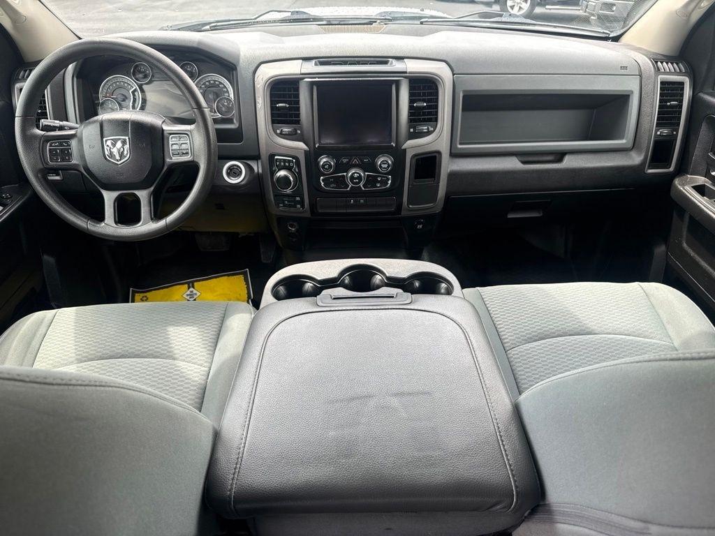 RAM 1500 Classic Tradesman 4x4 Crew Cab 5'7" Box 2020
